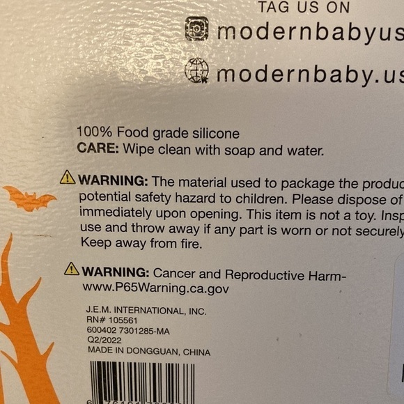 🎃MODERN BABY JACK-O-LANTERN SILICONE TEETHER - Picture 4 of 5